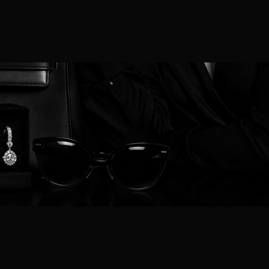 Noir Oversized Cat-Eye Sunglasses